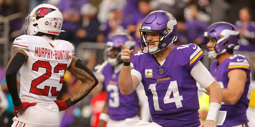 Sam Darnold helps Vikings notch 10th win of season in victory over Cardinals