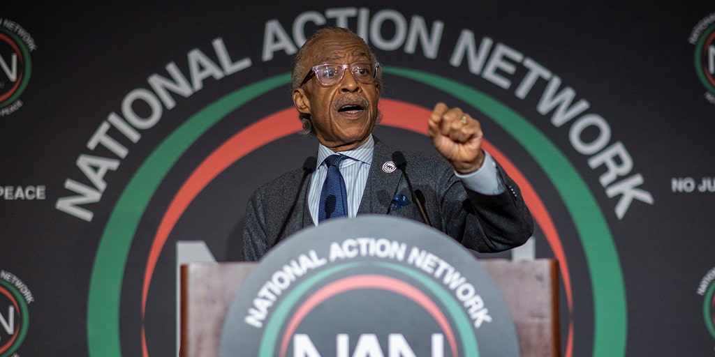 Al Sharpton embolsou quase $1 milhão em bônus de sua organização sem fins lucrativos National Action