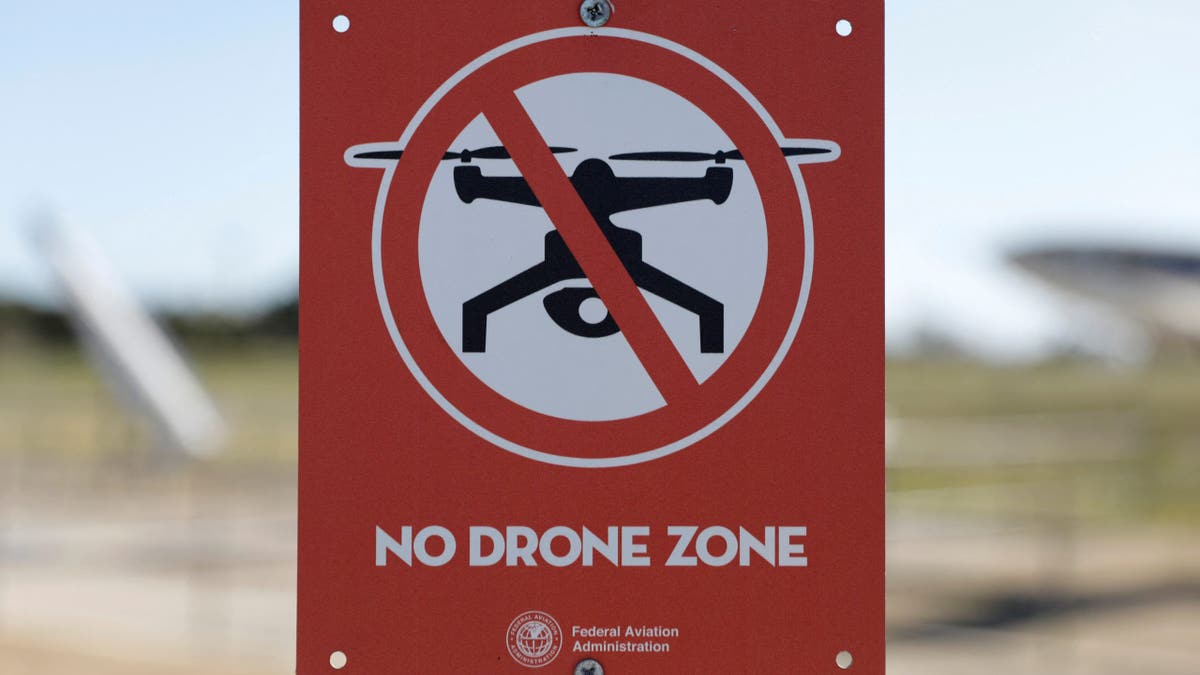"No Drone Zone" sign