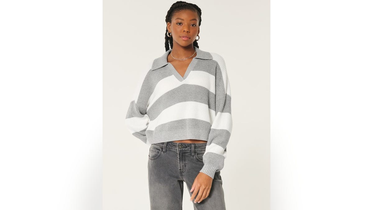 A cropped, comfy polo sweater.