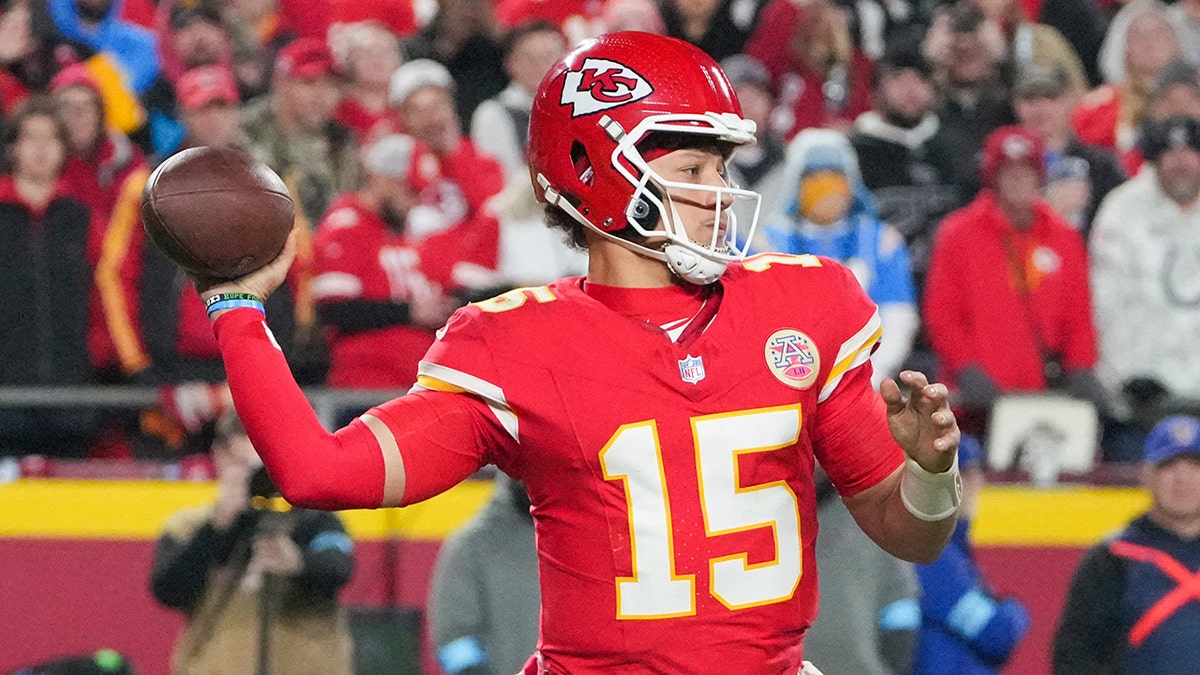 Patrick Mahomes is passing