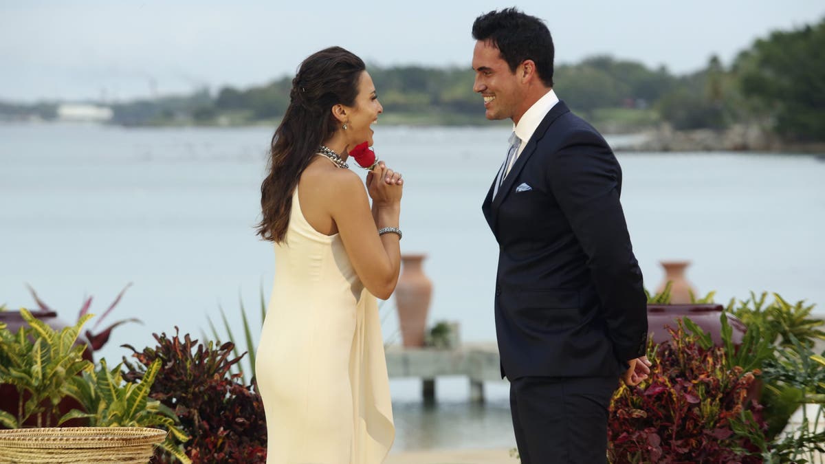 Una foto de Andi Dorfman y Josh Murray