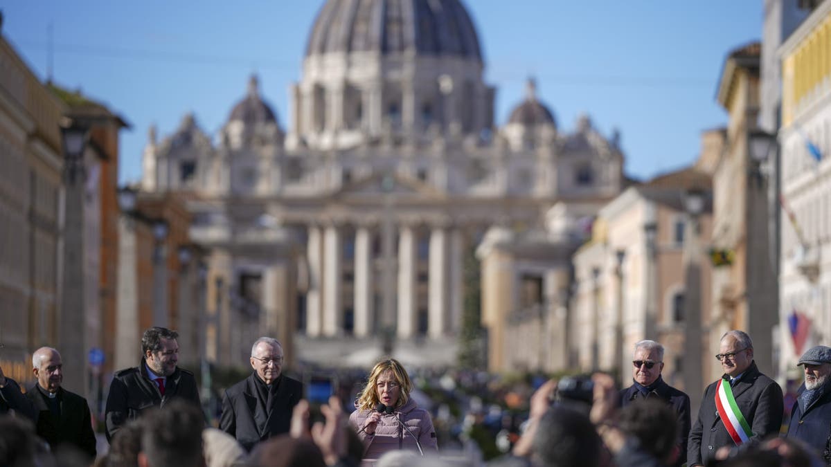 El Papa Francisco Inicia El Año Santo En El Vaticano, Se Esperan Más De ...