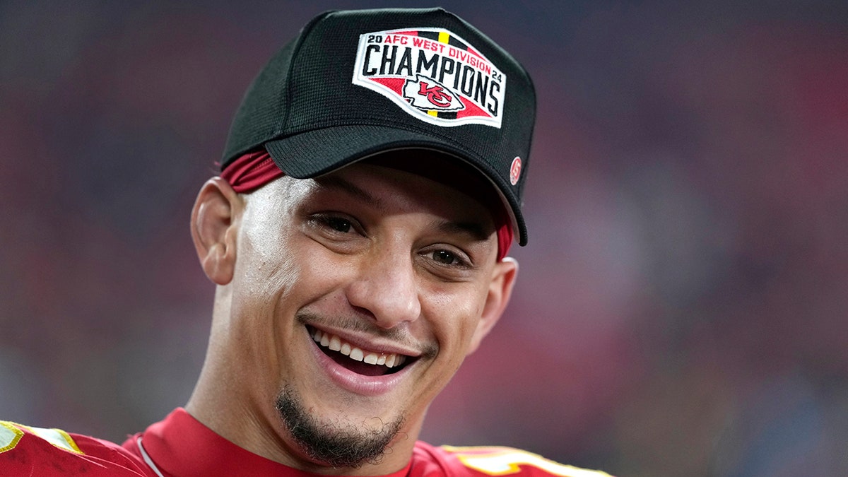 Patrick Mahomes melihatnya