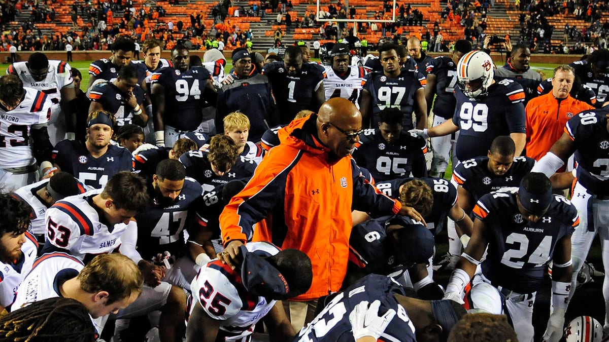 Chette Williams talks to the team