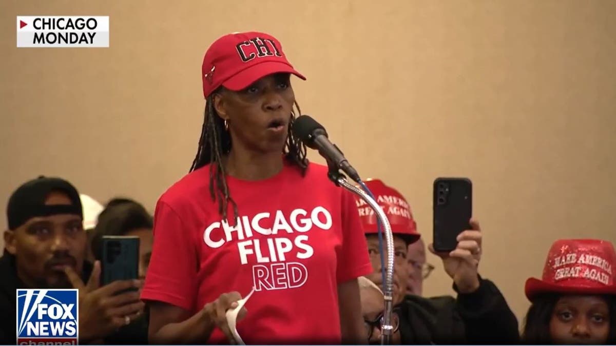 Chicago residents spoke up against Mayor Brandon Johnson for his handling of the migrant crisis. (Fox News)