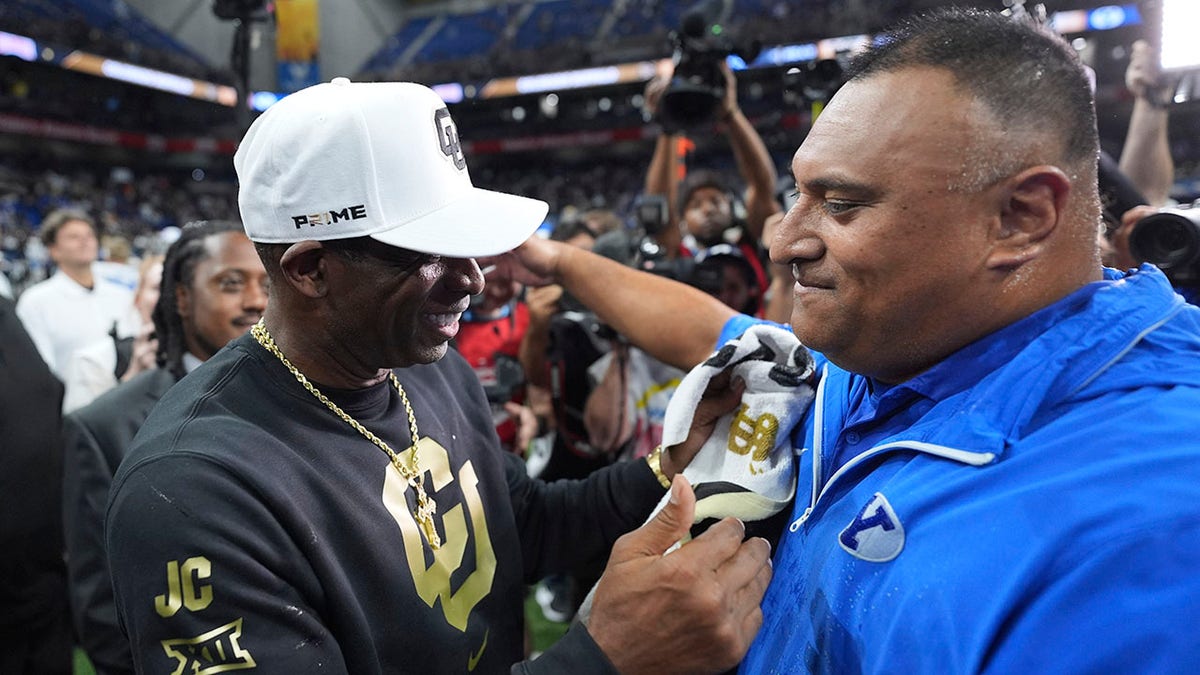 Deion Sanders dan Kalani Sitake