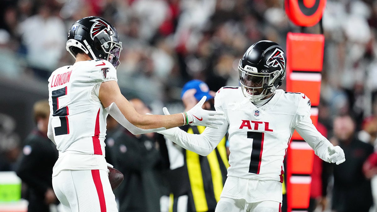 Falcons snap 4-game losing streak in much-needed win over Raiders