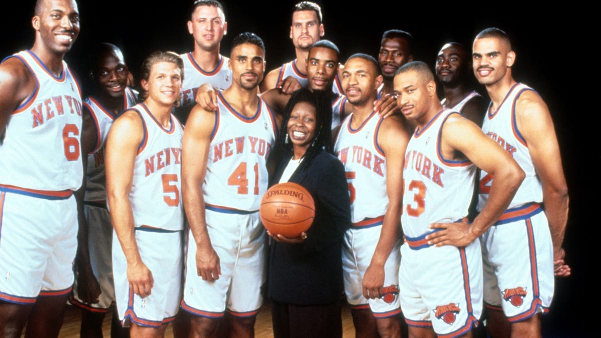 whoopi goldberg and the new york knicks basketball team 