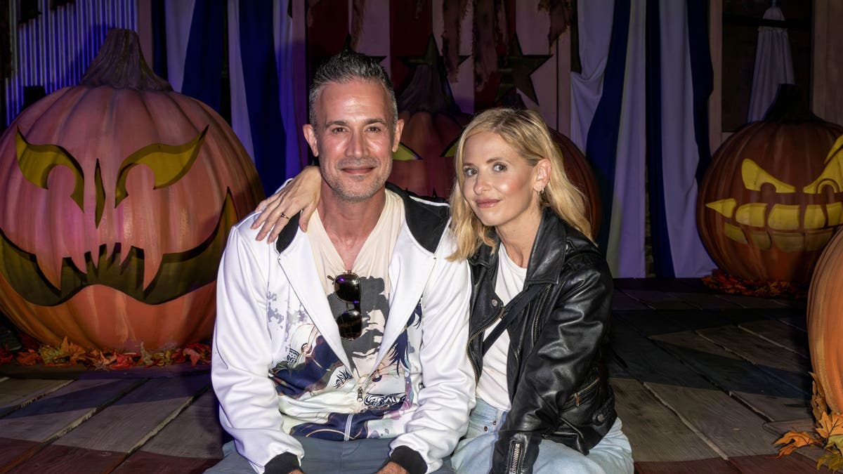 Sarah Michelle Gellar, who's been married to fellow actor Freddie Prinze Jr. for 22 years, spoke about how to make things last.