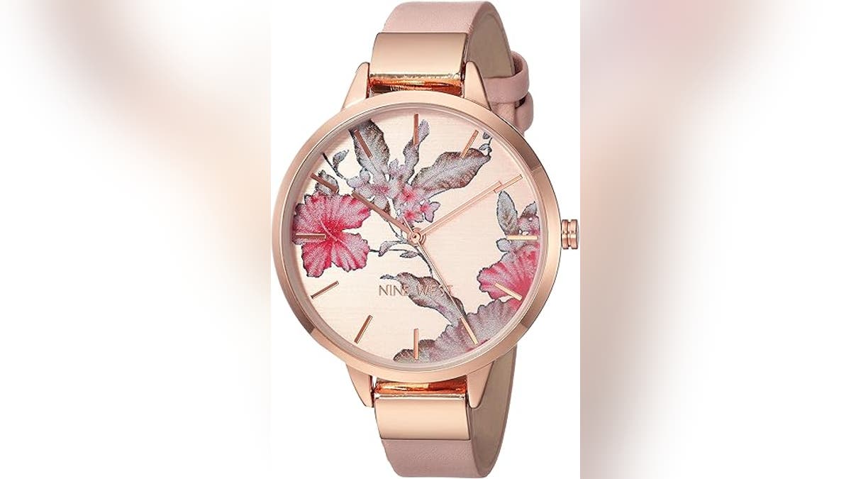 Gift her this very pretty watch.