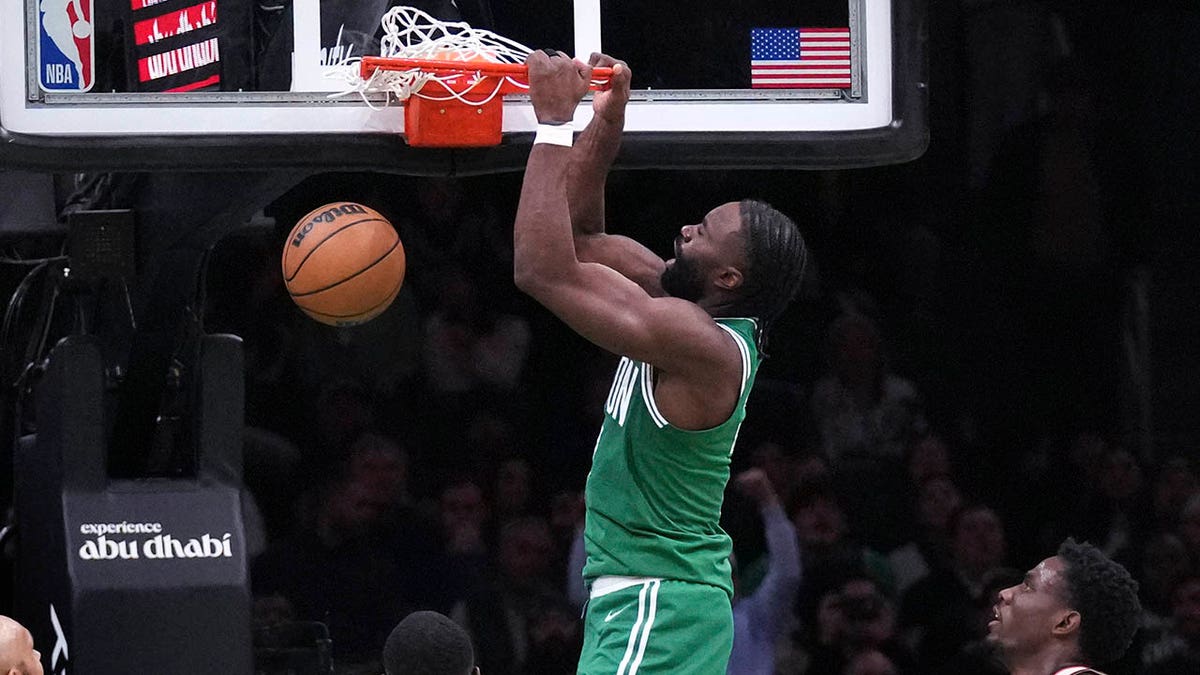 Jaylen Brown dunking