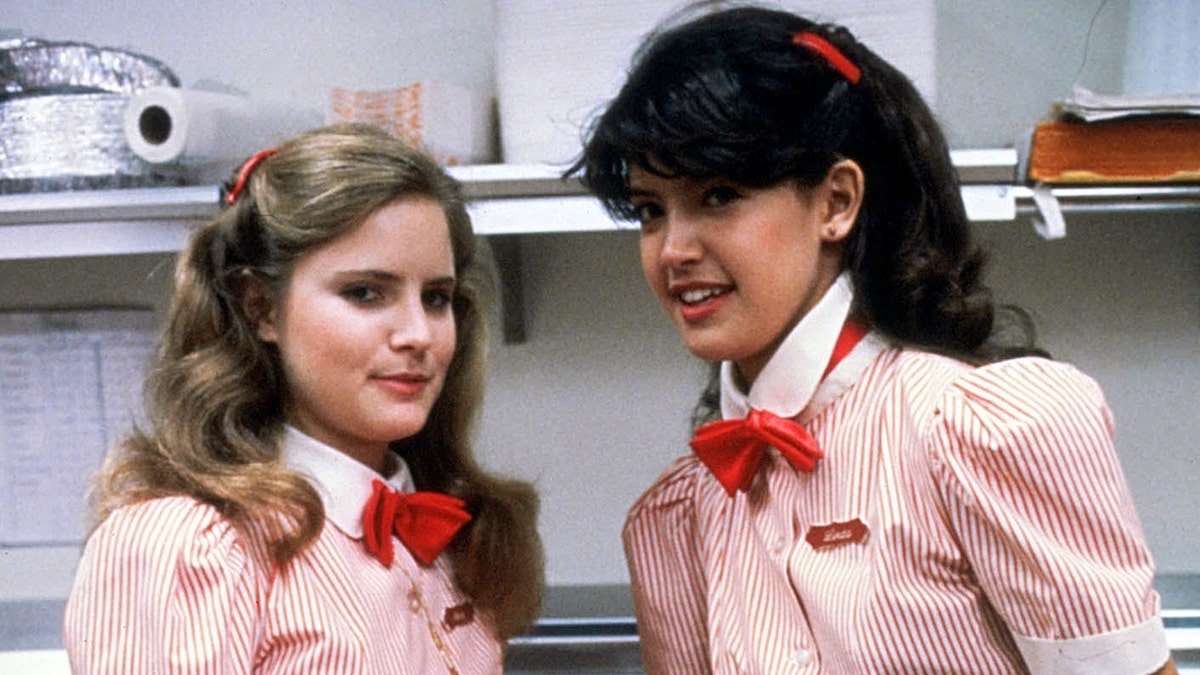 Jennifer Jason Leigh, Phoebe Cates in a scene from Fast Times At Ridgemont High