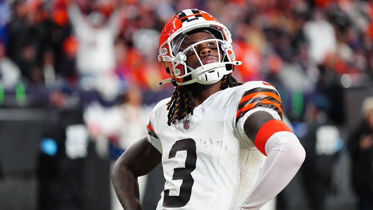 Jerry Jeudy poses after touchdown