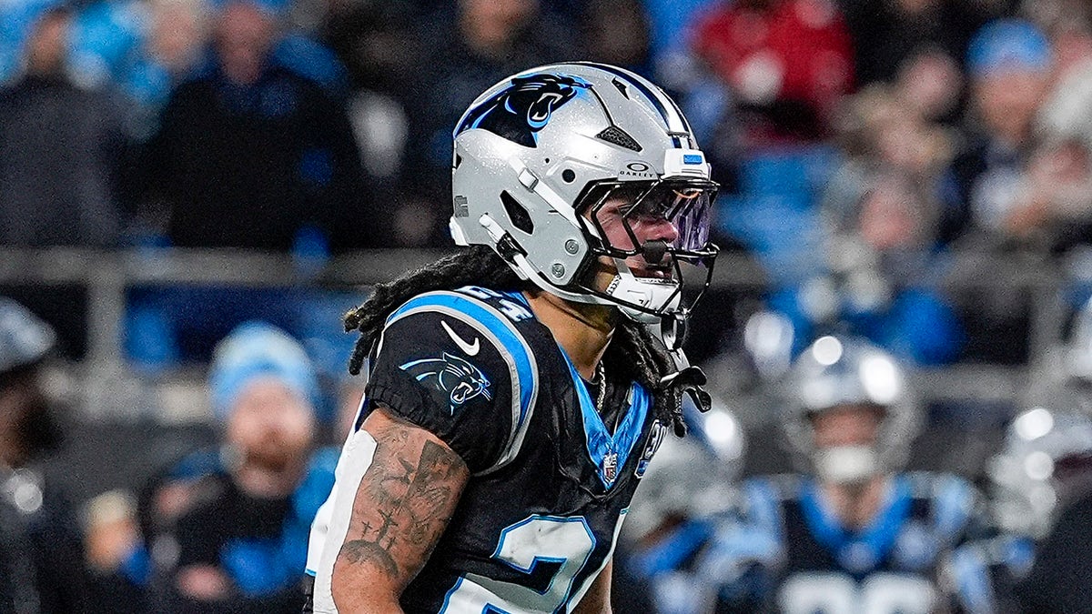 Jonathan Brooks awaits kickoff