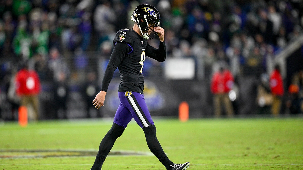 Justin Tucker reacts