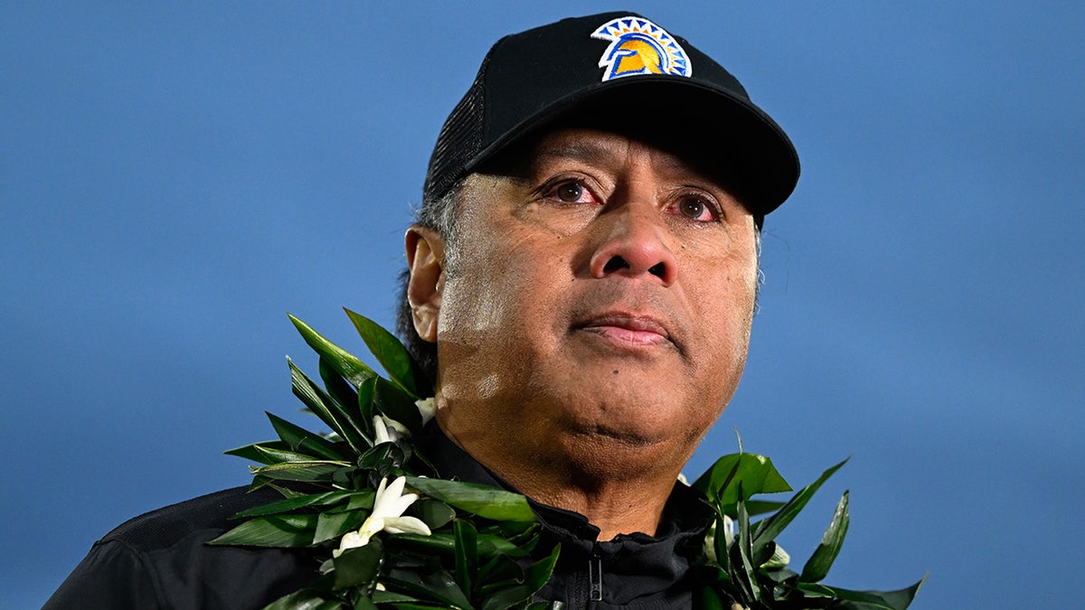 coach kennyumatalolo