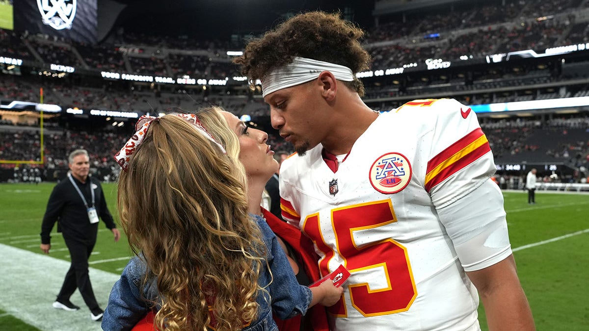 Patrick Mahomes dan istrinya