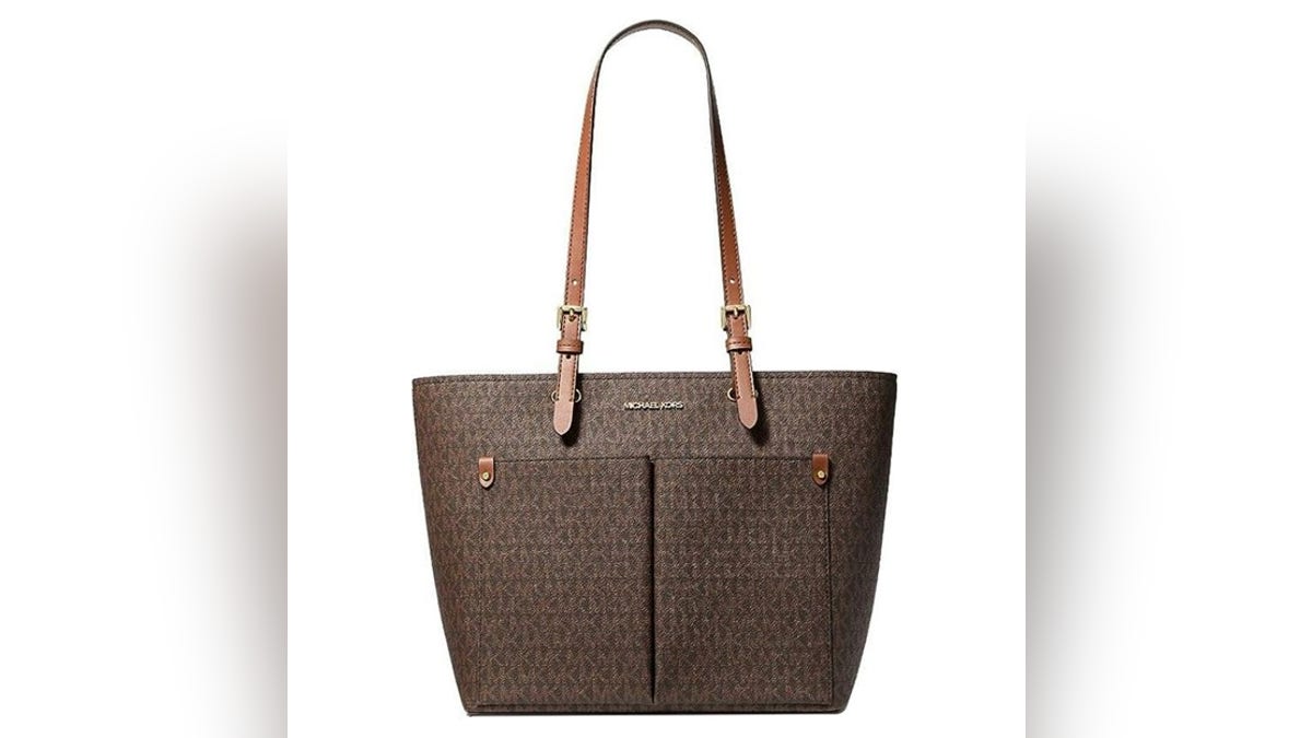 A beautiful and luxurious tote. 