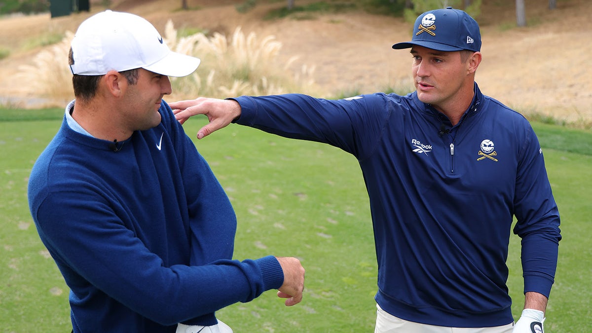 Bryson DeChambeau hits Scottie Scheffler's dad with errant tee shot in ...