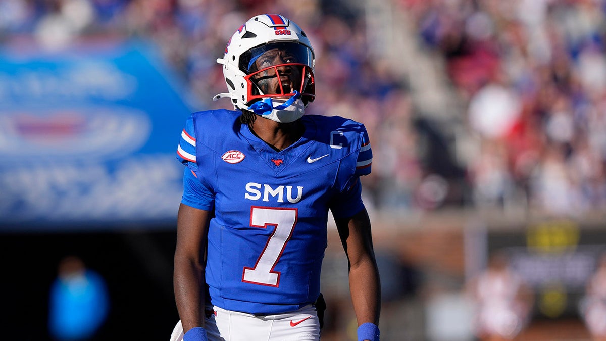 SMU quarterback Kevin Jennings