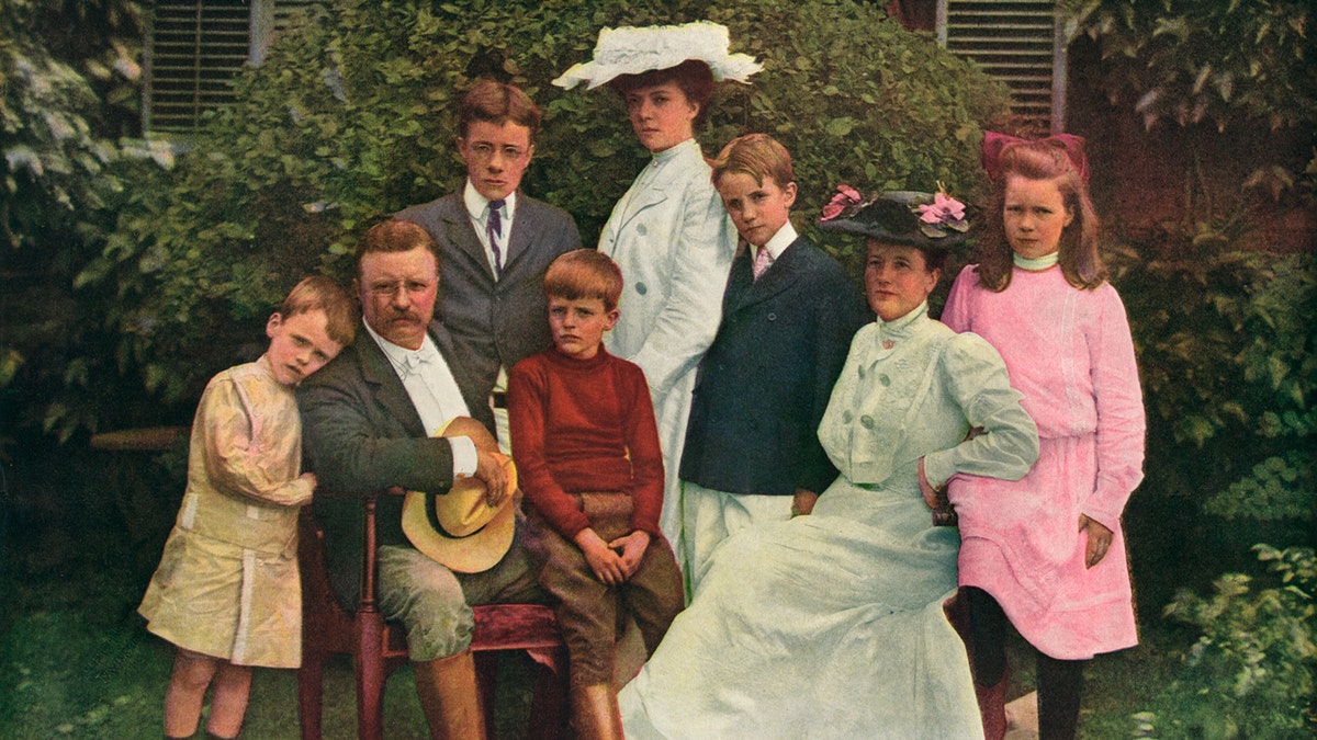 Theodore Roosevelt and family in portrait 