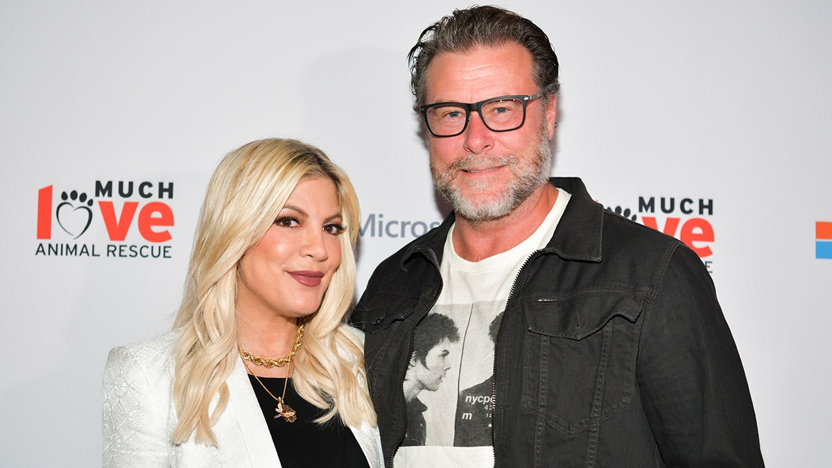 Tori Spelling y Dean McDermott en la 3ª gala benéfica anual de Much Love Animal Rescue