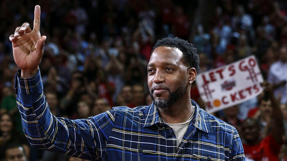 Tracy McGrady salutes fans