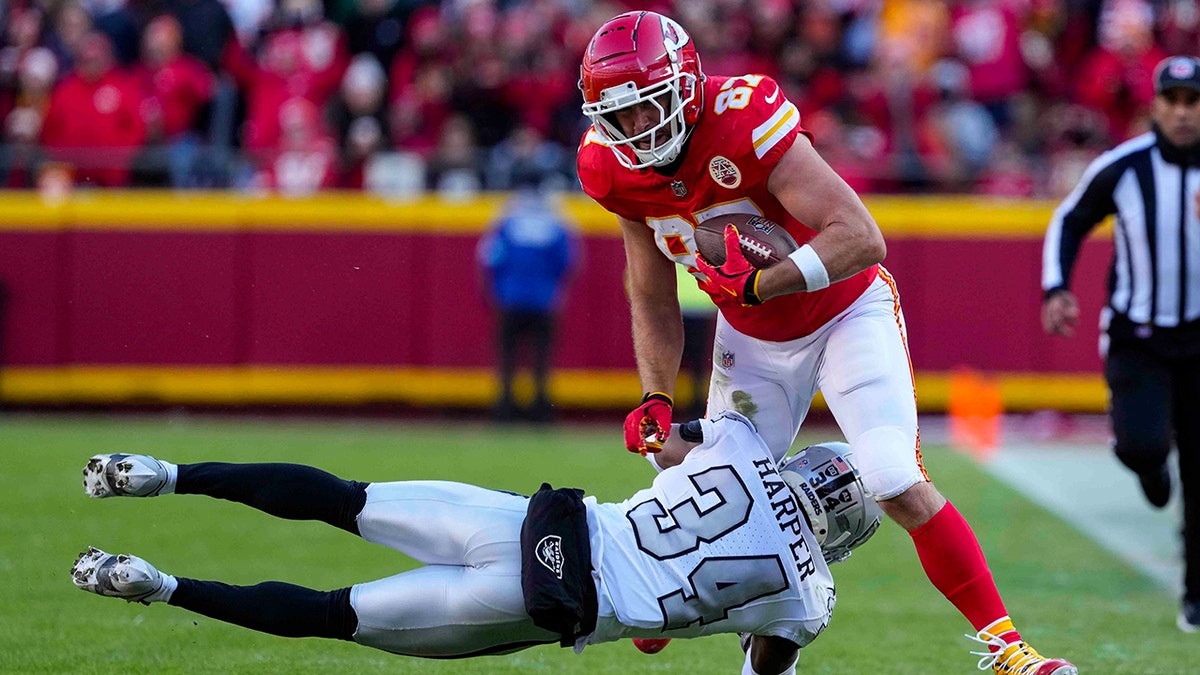 Travis Kelce in action