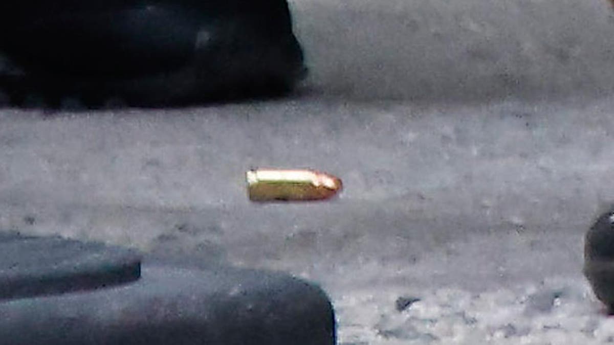 Gunshot at the scene outside the Hilton Hotel. Midtown Manhattan, where UnitedHealthcare CEO Brian Thompson was fatally shot.