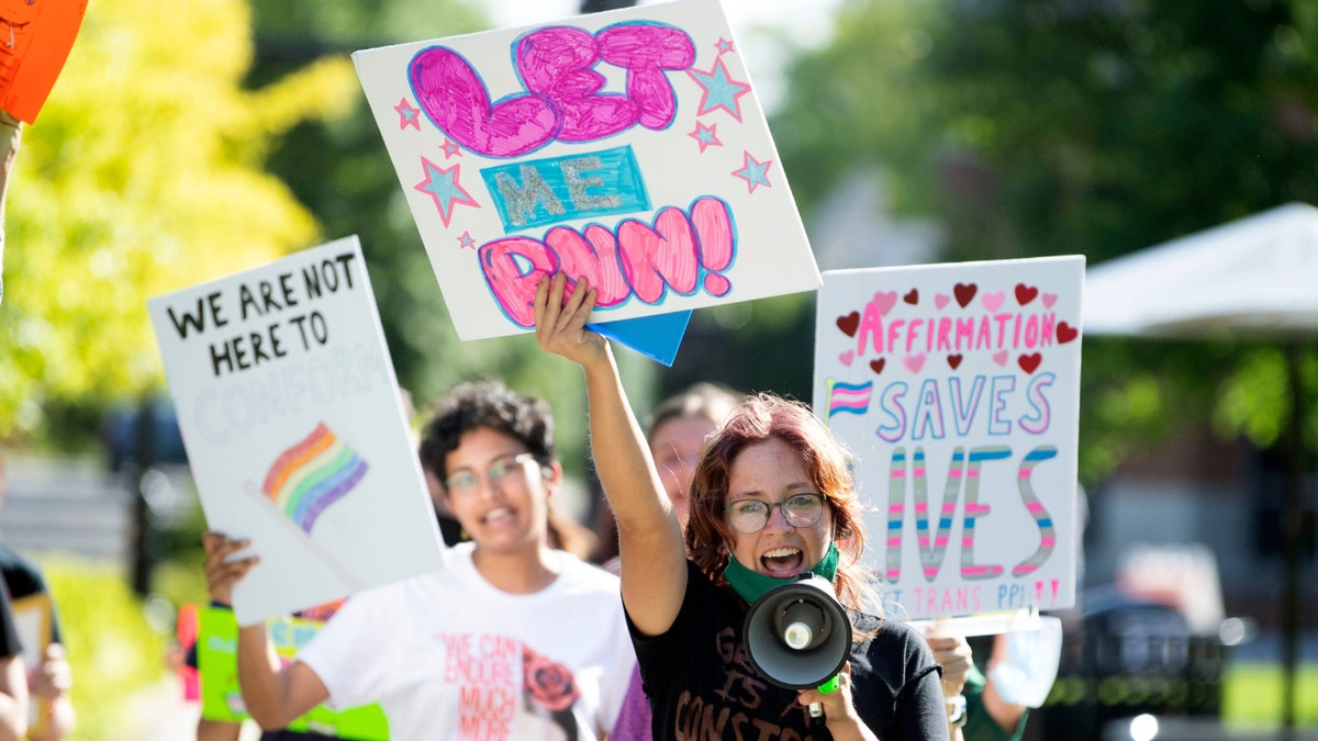 Estudiante líder de protesta trans