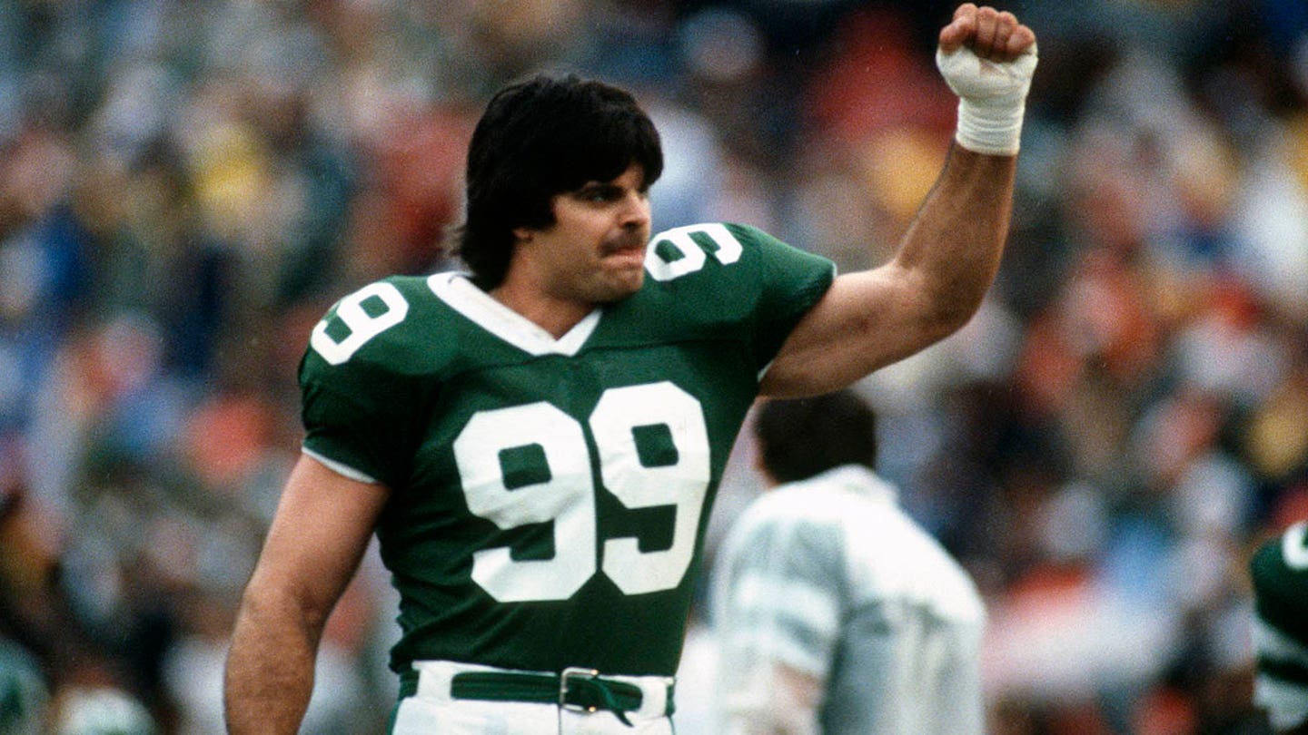 Mark Gastineau's Grudge Against Brett Favre's 