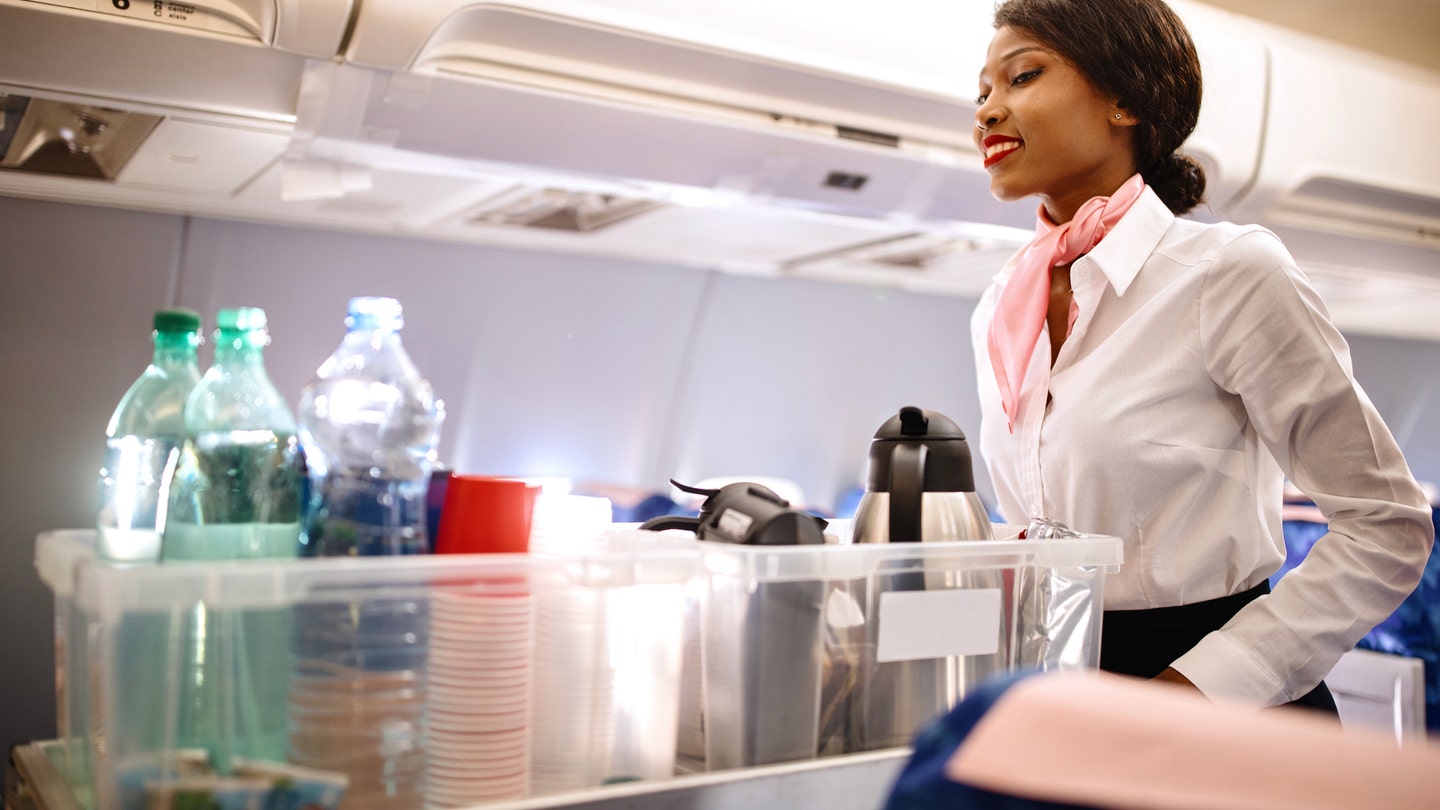 Flight passengers ask if vacationers can get cans of soda vs. a cup: ‘Annoying’ Flight passengers ask if vacationers can get cans of soda vs. a cup: ‘Annoying’