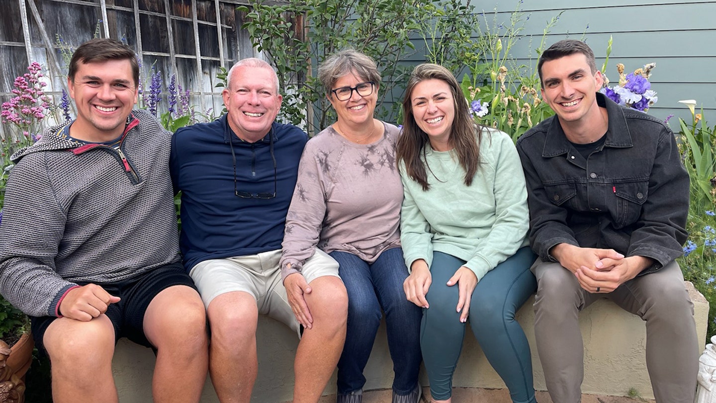 tim and stephanie houlihan with three kids