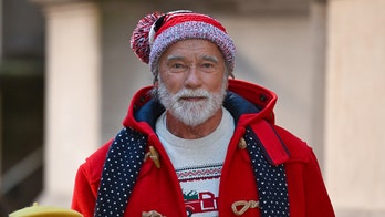 Arnold Schwarzenegger transforms into Santa for 1st movie in 5 years