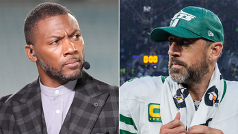 ESPN star fires back at Aaron Rodgers after Jets QB calls on critics to share 'vax status'