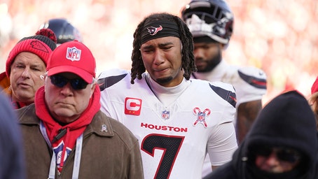 Texans' Tank Dell sustains gruesome leg injury, leaving teammates in tears