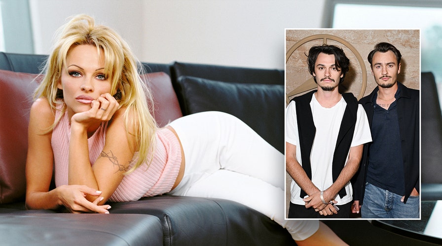 La vida amorosa de Pamela Anderson: Una mirada retrospectiva a su historia romántica única y llena de historia