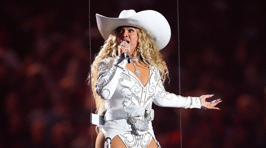 Beyoncé’s Finger-Gun Gesture During NFL Halftime Show Sparks Fans Reactions