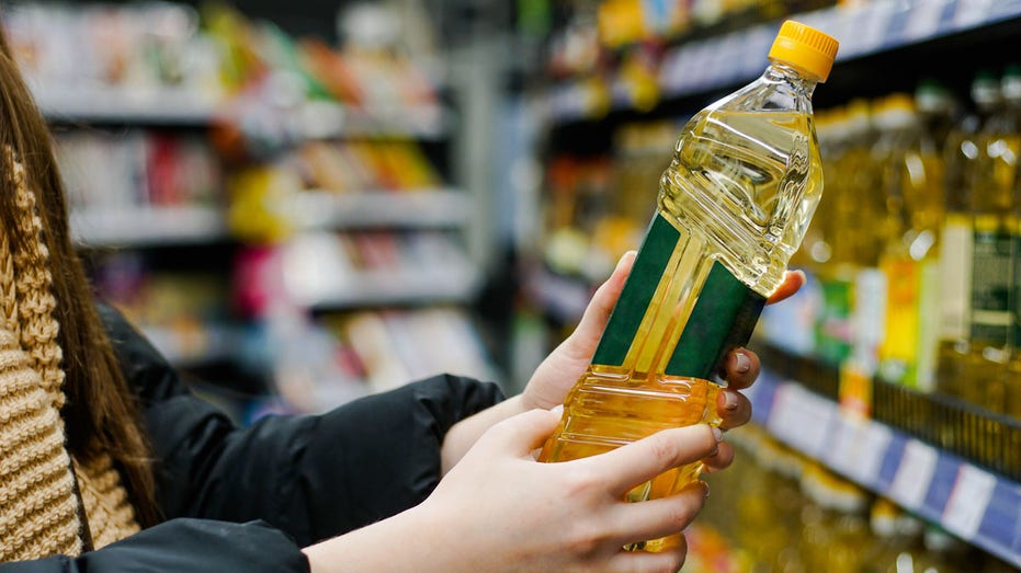 Cooking oil linked to colon cancer in early study, tied to inflammation