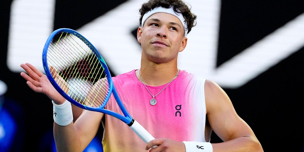 American tennis star Ben Shelton puts Australian Open TV interviewers on blast over treatment of players