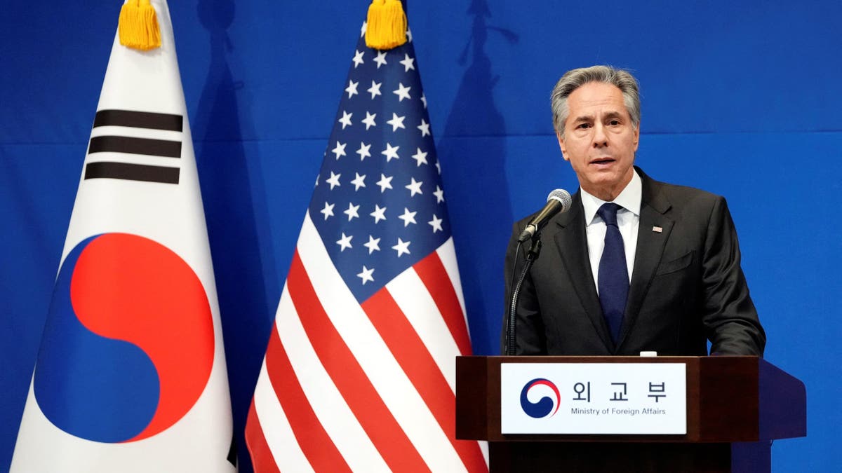 "La RPDC ya está recibiendo equipamiento y entrenamiento militar ruso. Ahora, tenemos razones para creer que Moscú pretende compartir tecnología espacial y de satélites avanzada con Pyongyang", declaró el Secretario de Estado Antony Blinken.
