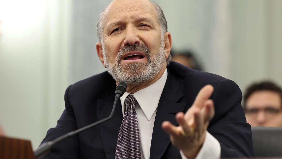 Howard Lutnick closeup shot