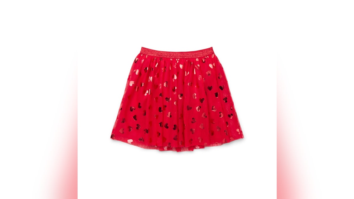 For kids who bask  playing formal  up, a Valentine’s-themed skirt with bosom  people     and tulle layers adds an other  flair.