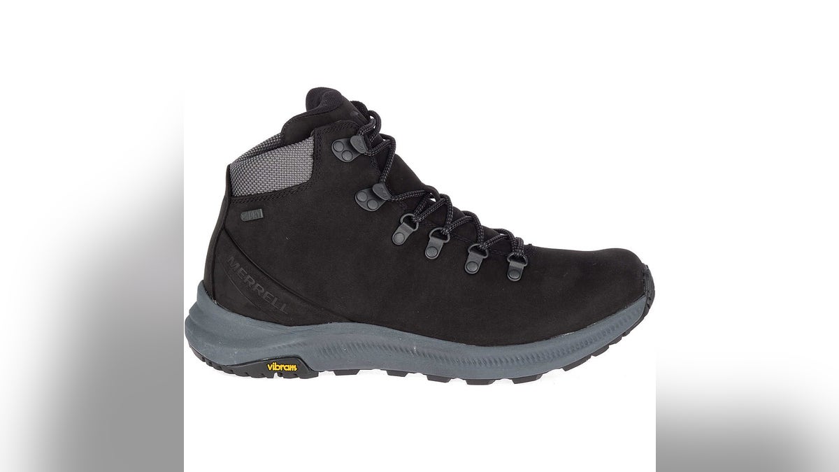 These boots, with a waterproof membrane, lightweight insulation and a grippy outsole, provide stability and warmth on icy trails.?