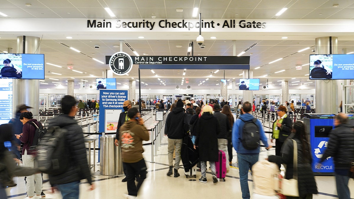 ATL airport crowds