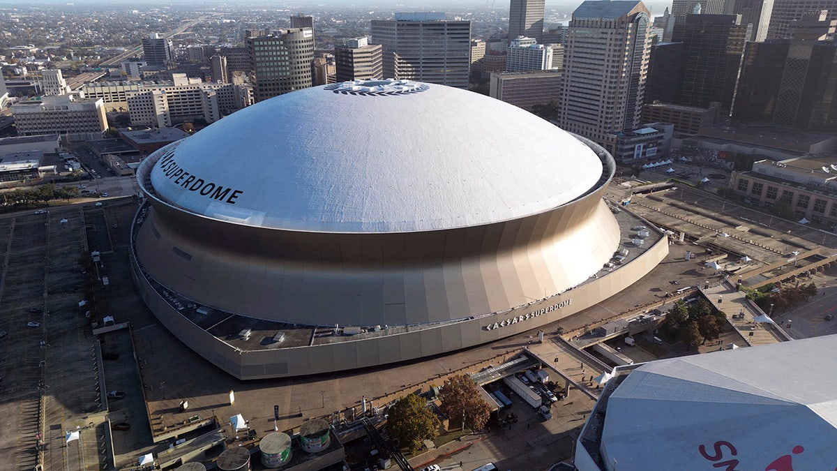 Caesars Superdome pada bulan Desember 2024