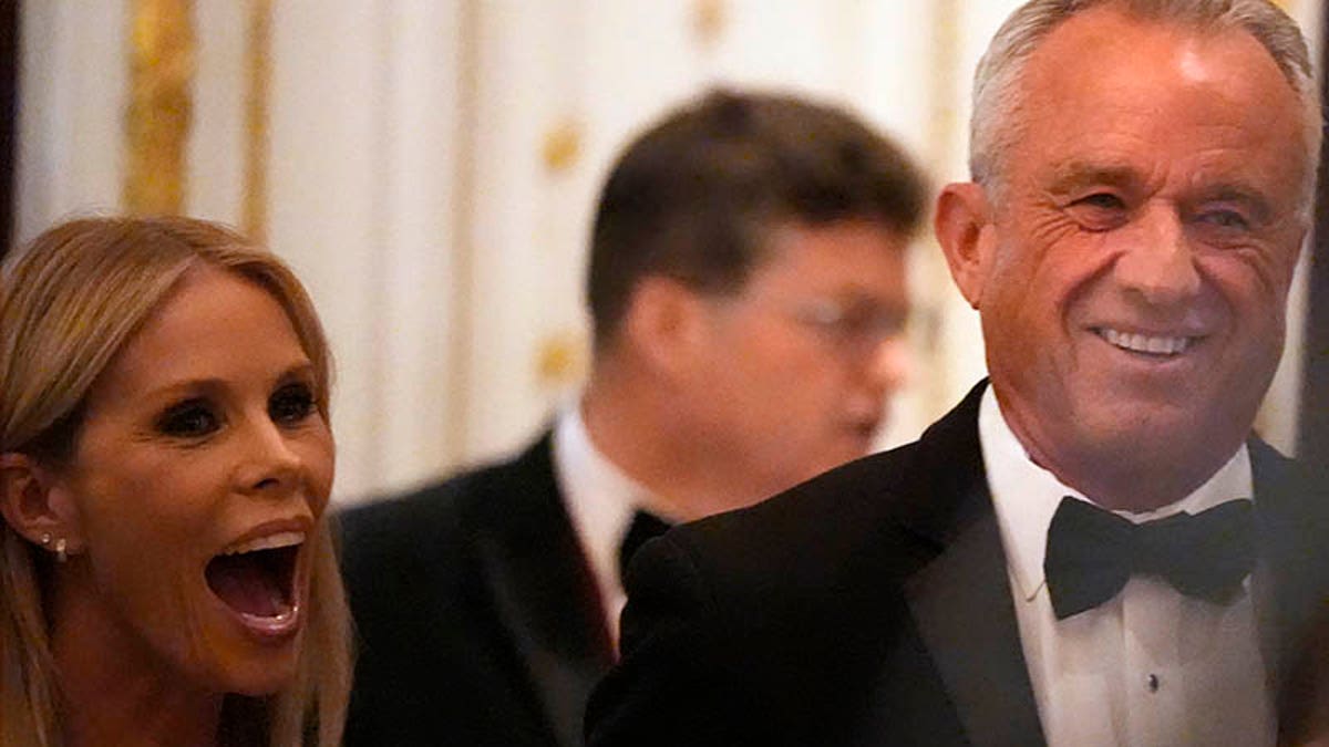 rfk jr and cheryl hines astatine  mar a lago