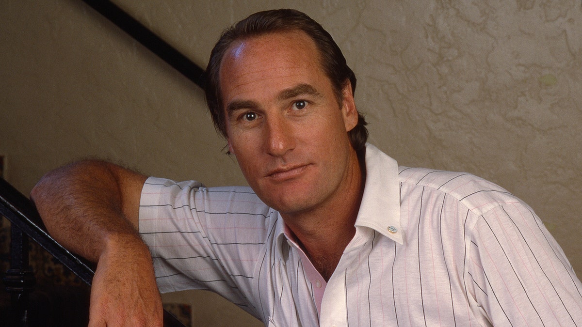 Photo portrait of Craig T. Nelson in 1986