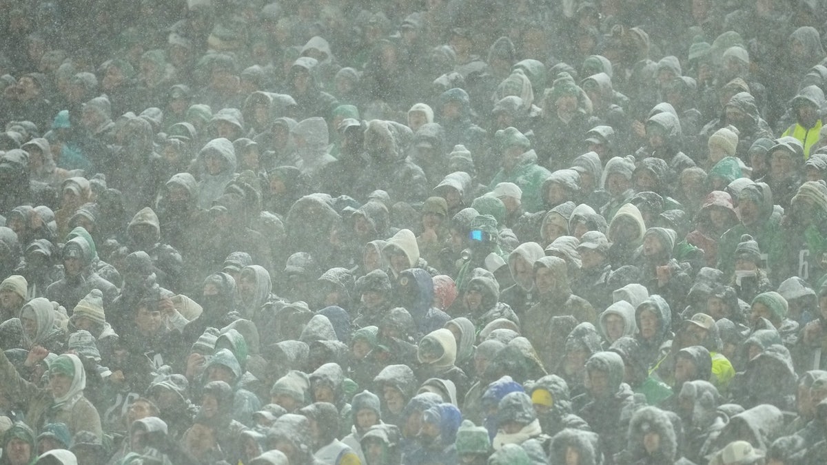 Los Eagles venden cocaína sucia del partido de playoffs contra los Rams a los fanáticos por $ 50 y se agota en horas